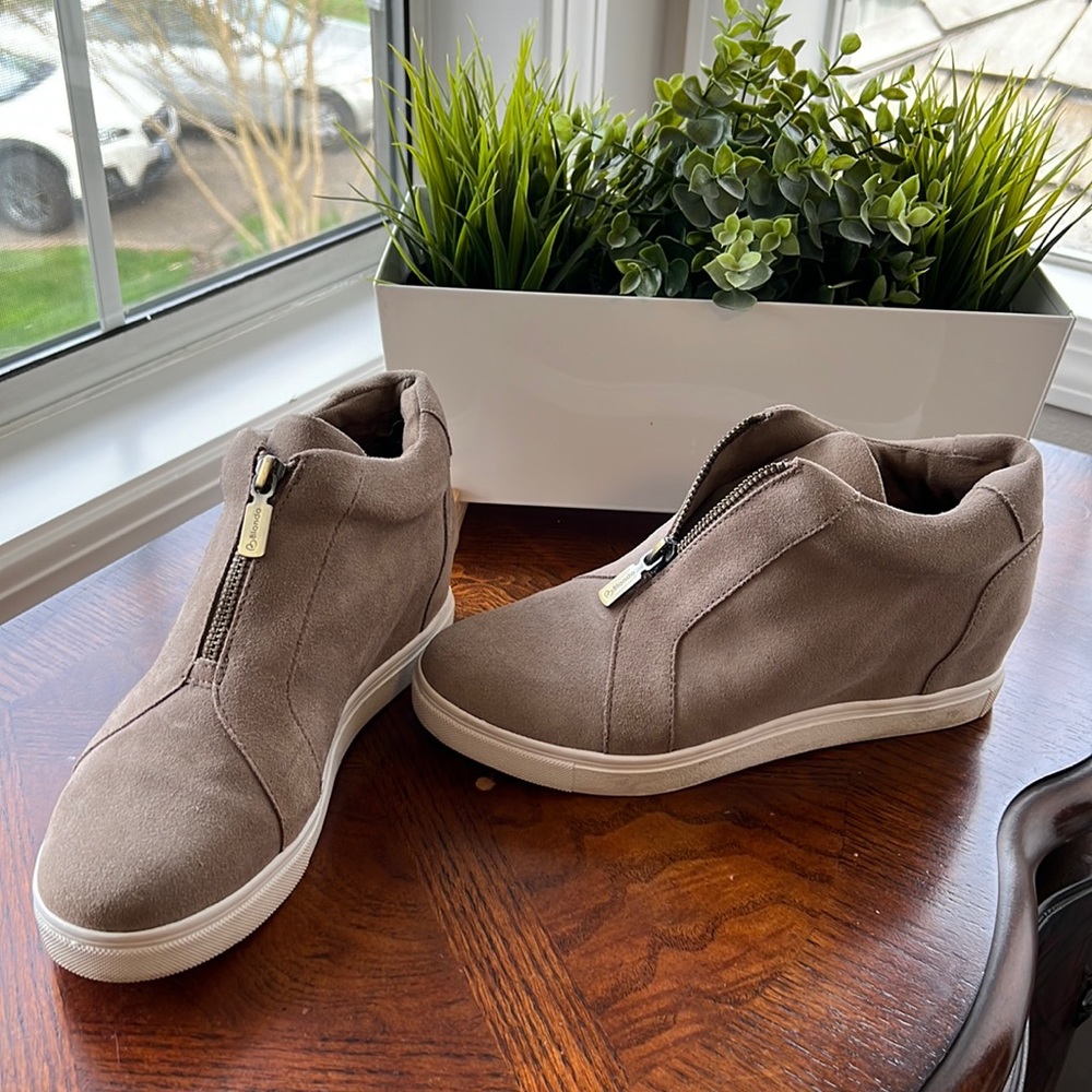 Blondo Womens Waterproof Shoes